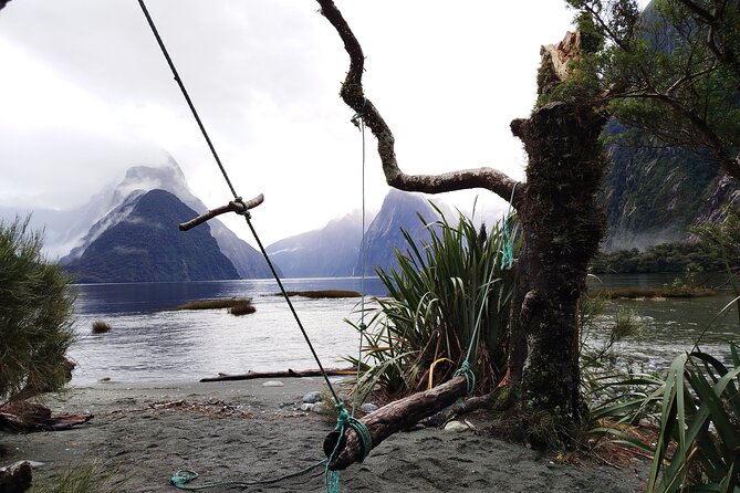 10 Day North to South Island NZ Private Tour from Auckland - Hobbiton to Rotorua: movie magic, then geothermal reality