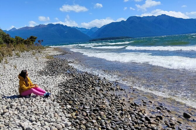 4 Day Tour to Milford Sound, Mount Cook & More from Auckland - Day 1: Auckland start, flight to Queenstown, then Te Anau glowworms