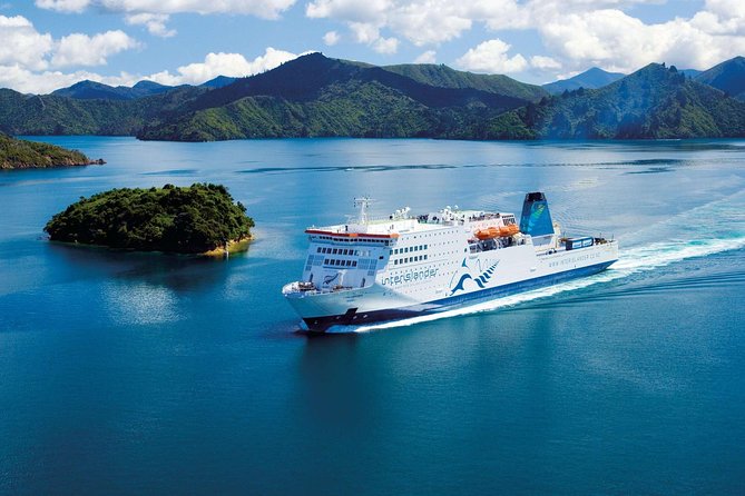 7 - Day North to South Island Grand Tour - Auckland to Queenstown - Day 3: Lake Taupo, Kapiti Coast Views, and an Evening in Wellington