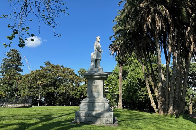 A Self-Guided Walking Tour of Auckland's Hidden Stories - How the GPS audio tour really works (offline maps are the big deal)