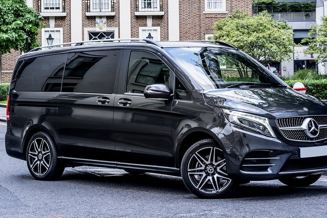 Arrival Transfer: Auckland Airport to Auckland Central City Centre - Inside the shared minivan: what the 1-hour ride usually feels like