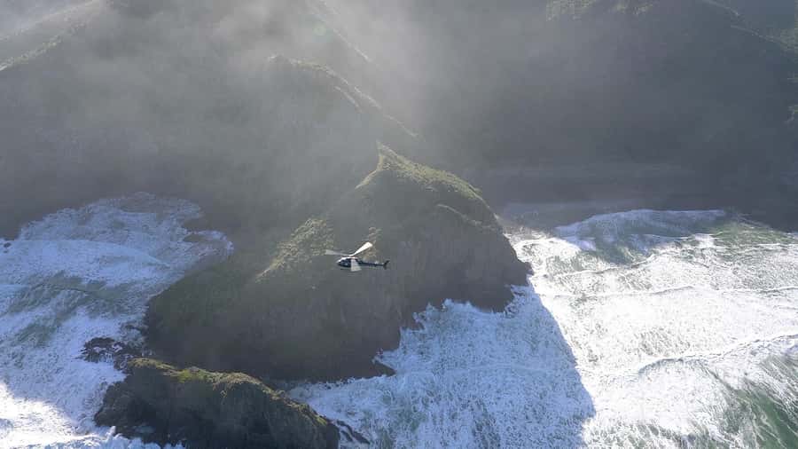 Auckland: 36 min scenic helicopter flight - Coast to Coast - How a 36-Minute Loop Gives You Two Auckland Worlds