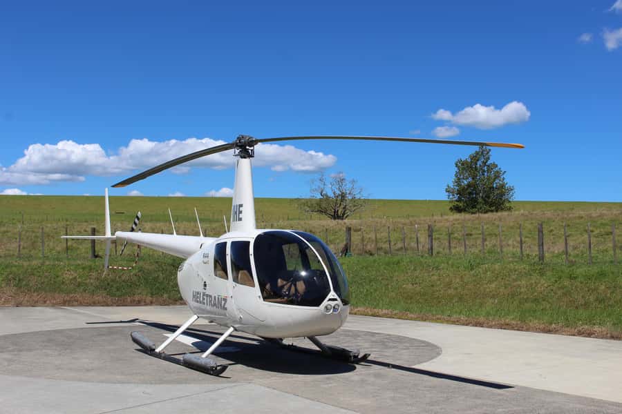 Auckland: 36 min scenic helicopter flight - Coast to Coast - What the Small Group and Aircraft Choice Mean for Your Seats