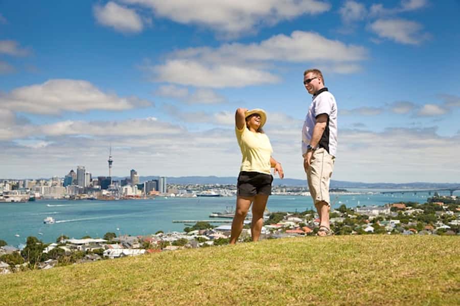 Auckland City and West Coast Luxury Tour - Tamaki Drive and Mission Bay: the waterfront that makes Auckland famous