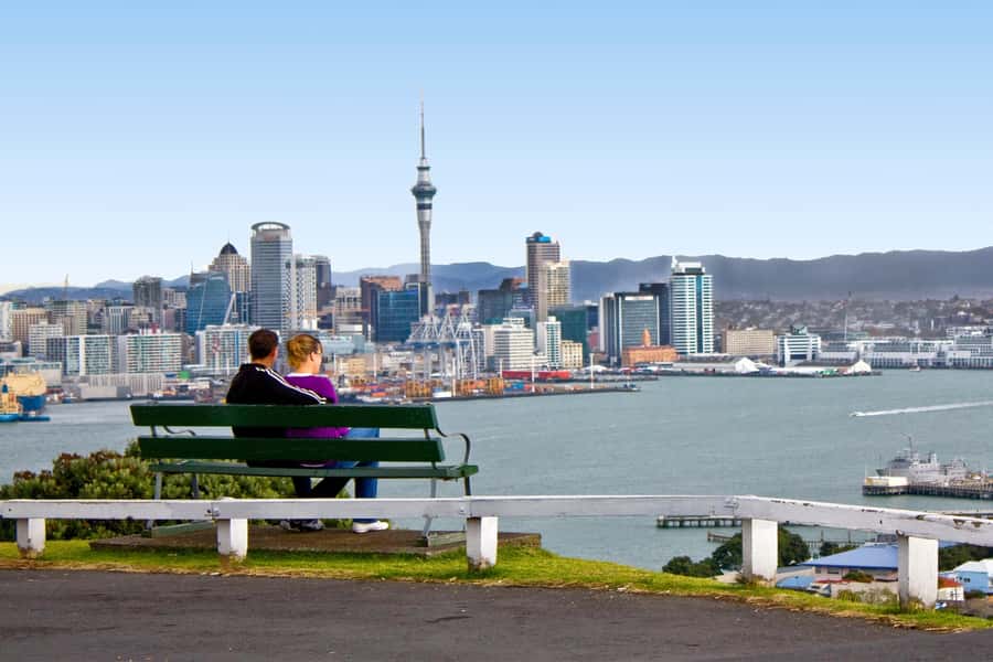 Auckland City, Beaches & Rainforest Premium Small Group Tour - Arataki Visitor Centre: Maori Carvings and Sea-to-Sea Panoramas