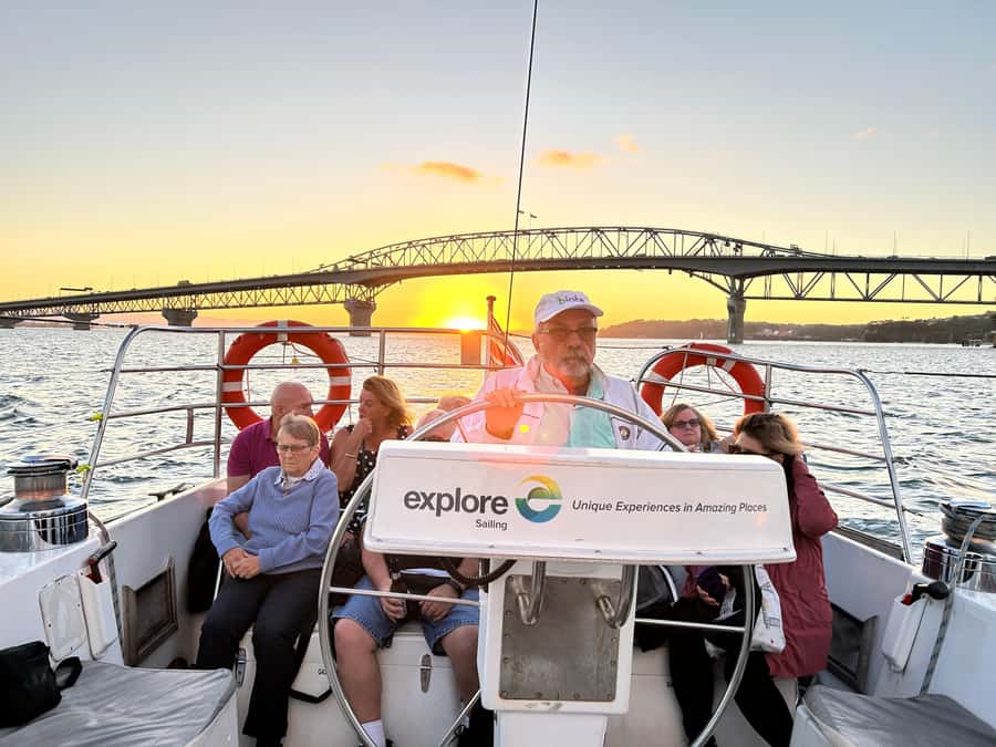 Auckland: Harbour Sailing Cruise with 3-Course Dinner - Entering Auckland by sail: what makes this dinner cruise worth your time