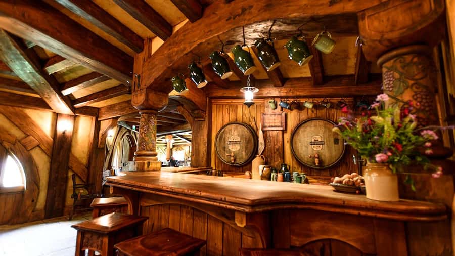 Auckland: Hobbiton and Rotorua Day Tour including Te Puia - Tirau, Fitzgerald Glade, and the Kaimai ranges: scenery stops that keep you awake