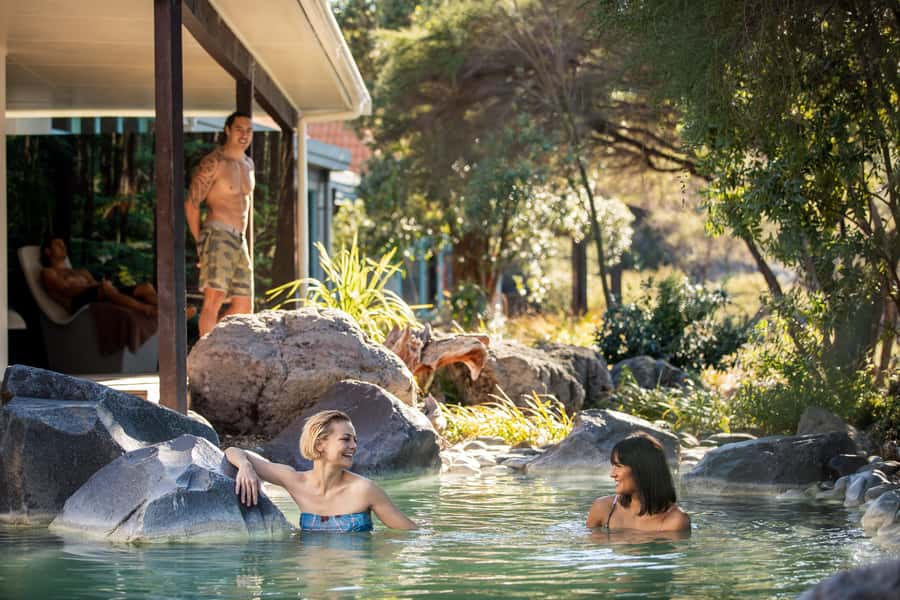 Auckland: Rotorua Highlights inc Wai-O-Tapu & Polynesian Spa - Wai-O-Tapu Thermal Wonderland: Champagne Pool and Bubbling Mud Pools