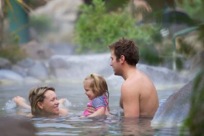 Auckland: Rotorua Highlights inc Wai-O-Tapu & Polynesian Spa - Rotorua City Highlights: Lake Views, Gardens, Springs, and the Blue Baths