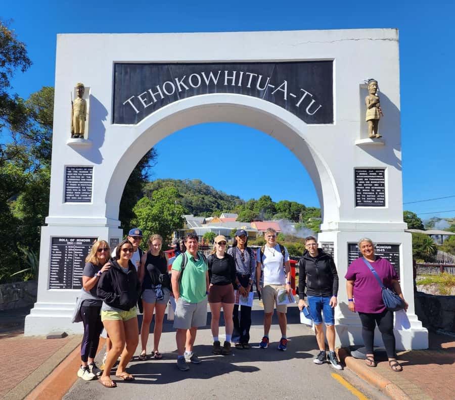 Auckland: Rotorua Living Maori Village Tour w/ Haka & Lunch - Songs, dance, and the haka performance: what to expect and how to watch