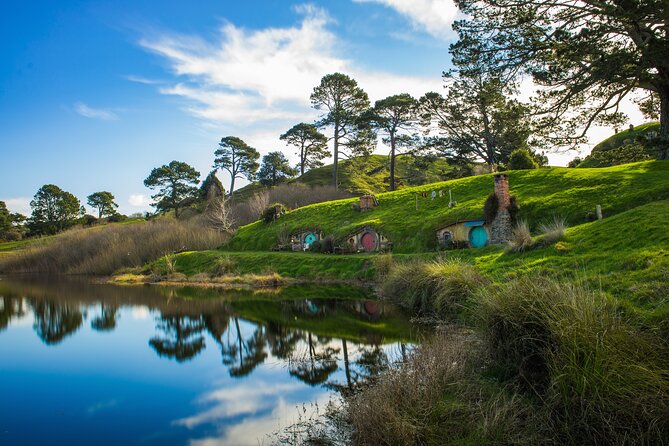Auckland to Rotorua, Hobbiton and Waitomo 1 Way Small Group Tour - Auckland-to-Rotorua drive: Waikato farms, rivers, and photo moments