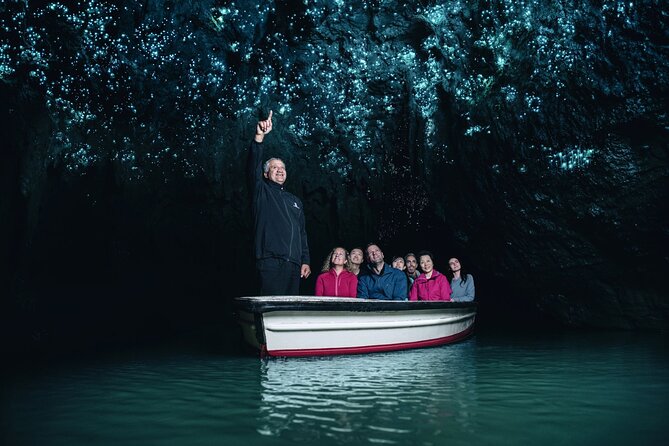 Auckland to Rotorua, Hobbiton and Waitomo 1 Way Small Group Tour - Rotorua highlights drive: quick orientation so you can check in fast