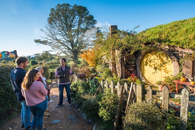 Auckland to Rotorua via Hobbiton Movie Set Tour - One Way - Entering the Shire: walking the Hobbit Movie Set properly