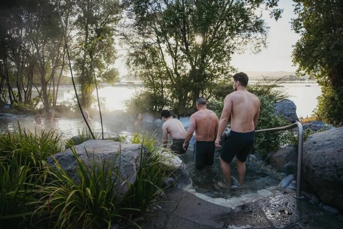 Auckland: Wai-O-Tapu, Polynesian Spa & Maori Haka Day Tour - The guide factor: why Aaron’s style makes this run easier