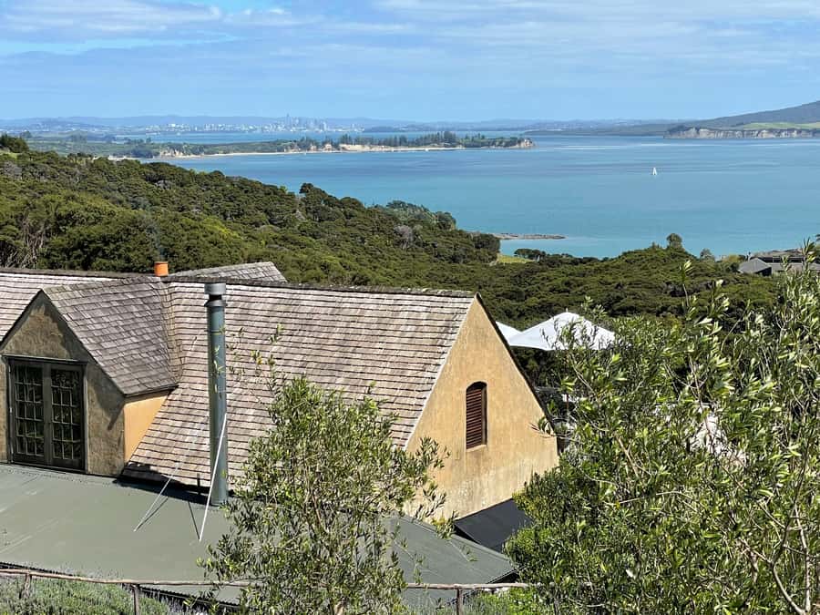 Auckland: Waiheke Island Luxury Experience Private Tour - Beach time and a gourmet lunch: where the day actually slows down