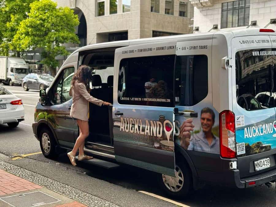 Auckland: Wine region tour with tastings and gourmet lunch - Key highlights worth knowing
