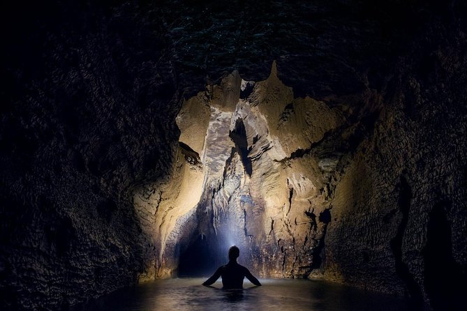 Black Abyss: Ultimate Waitomo Caving - Private Tour from Auckland - Food, snacks, and the photography rule that affects your day