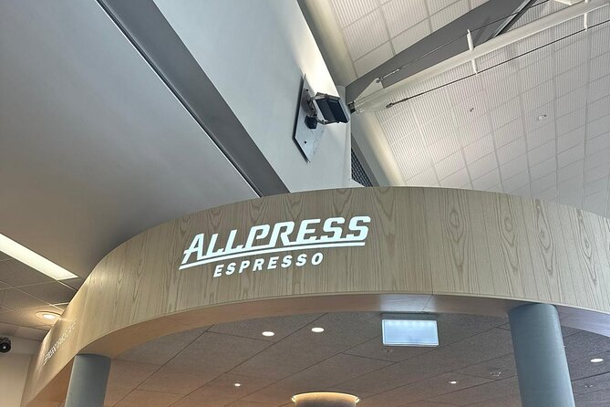 Direct & Quick Auckland Airport Transfer to/from Hotel in SUV - Luggage, timing, and what happens when customs takes longer