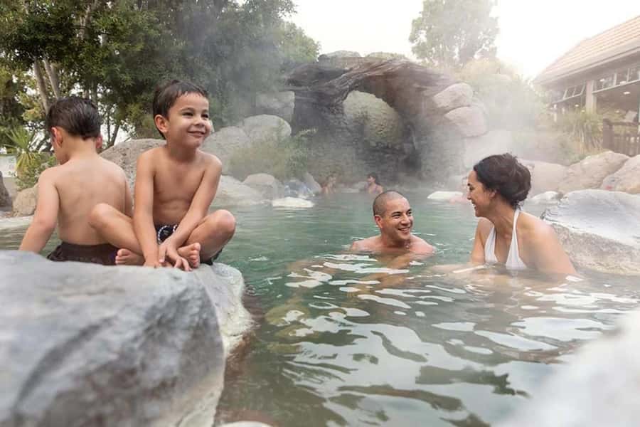 From Auckland: Wai-O-Tapu & Polynesian Spa Rotorua Day Tour - Price check: is $221 good value for this kind of day?