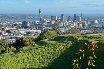 Half-Day Tour: AUCKLAND CITY Highlights with Hotel Pickup - Hotel pickup to Sky Tower: starting with the big shot