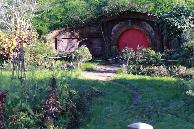 Hobbiton and Waitomo Caves from Auckland - Smaller Group - Lunch at Marquee: the best kind of included meal on a road day