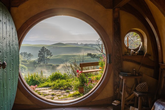 Hobbiton Movie Set Banquet Experience Private Tour From Auckland - Why the small-group private format feels worth the money
