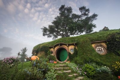 Hobbiton Movie Set Experience: Private Tour From Auckland - The drive through Waikato: Bombay Hills, coffee stop, and Kaimai views