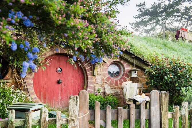 Hobbiton Movie Set Experience: Private Tour From Auckland - Green Dragon Inn drinks: what’s included and the alcohol rules