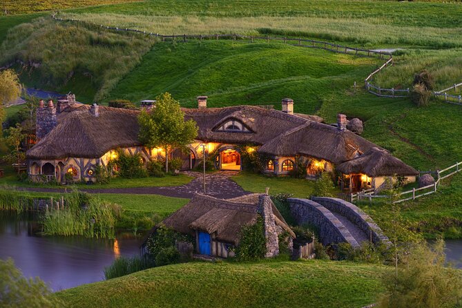 Hobbiton Movie Set Guided Day Tour with Lunch from Auckland - Auckland to Hobbiton in 7–8 hours: what the timing really feels like