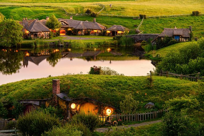 Hobbiton Movie Set Small Group Day Tour from Auckland - Green Dragon Inn and the sheep farm extras: where the day slows down