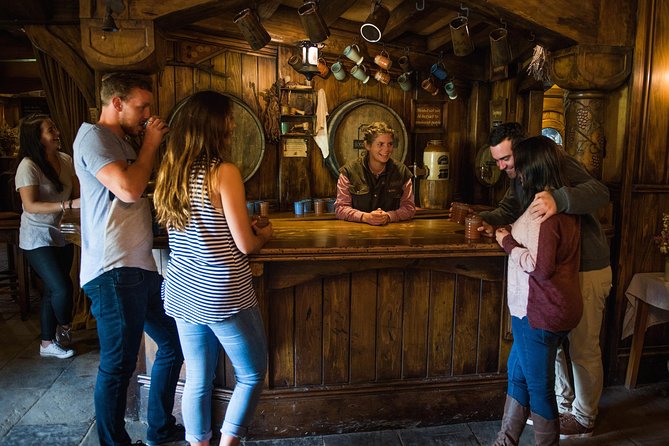 Hobbiton Movie Set Small Group Day Tour from Auckland - Picnics, snacks, and what to pack for a full day
