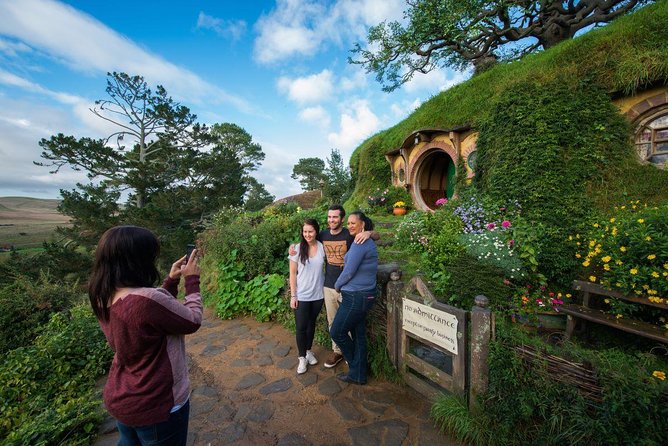 Hobbiton Movie Set Small Group Day Tour from Auckland - Who this tour is perfect for (and who should consider another option)