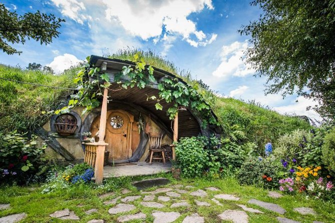 Hobbiton Movie Set Small Group Fully Guided Day Tour from Auckland - Key things you’ll notice on this Hobbiton tour
