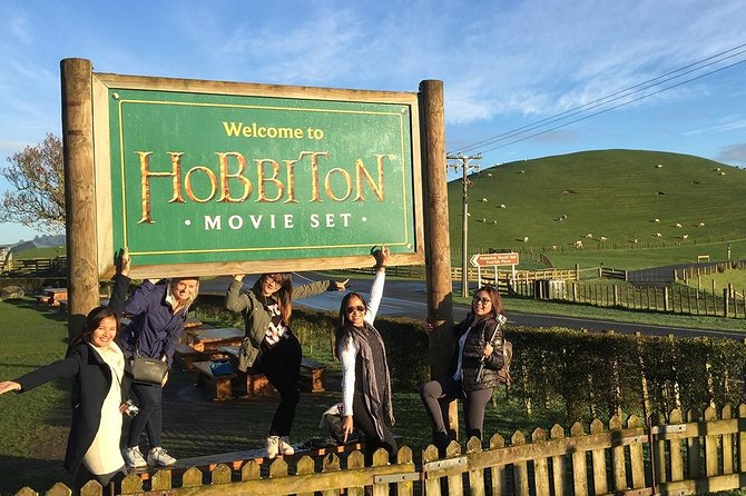 Hobbiton Movie Set Small Group Tour from Auckland - Auckland to Hobbiton: the day trip that makes the drive part of the fun