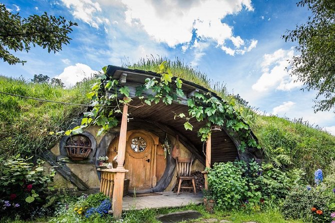 Hobbiton & Waitomo Caves Guided Day Trip from Auckland incl lunch - Should You Book Hobbiton and Waitomo Together?