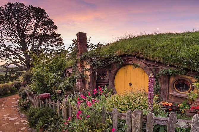 Hobbiton & Waitomo Caves Small Group Tour from Auckland inc Lunch - Small group tour value: why $235.20 can make sense