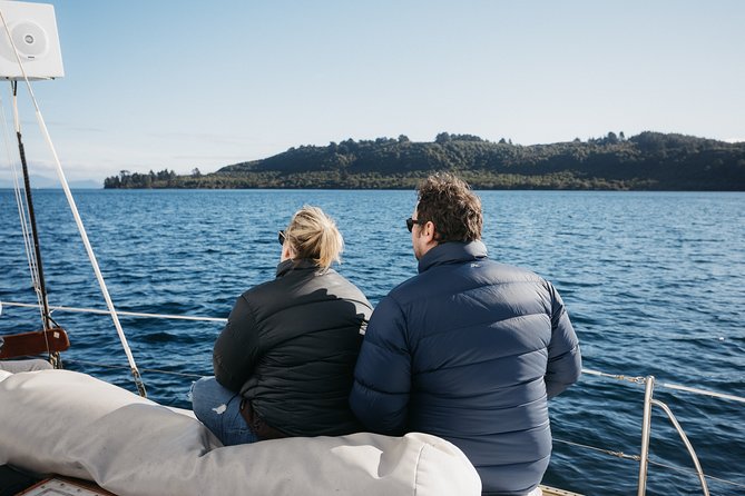 Lake Taupō Private Day Tour from Auckland to Māori Rock Carvings - Huka Falls: Hydropower That Sounds Like a Weather System