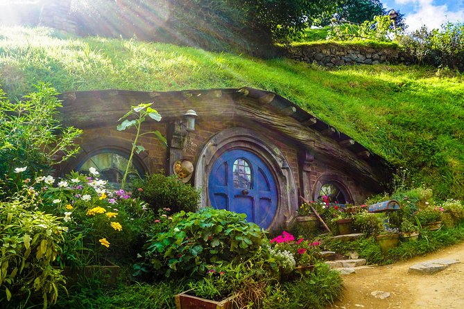 Luxury Small group tour from Auckland to Hobbiton Movie Set - Who this luxury Hobbiton tour fits best