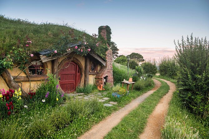 Magical Hobbiton: Small-Group Guided Tour from Auckland - Sheep Farm Stop and Shire’s Rest: a Breather Before the Set