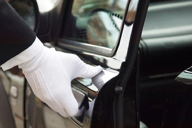Private Auckland Airport Transfer to, from Auckland Hotels SUV - If your flight is late: how this service handles timing stress