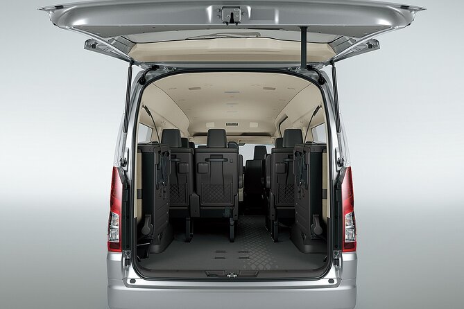 Private Auckland Airport Transfer to, from Auckland Hotels SUV - Price and value for a group of up to three