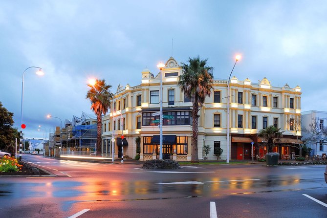 Private Auckland City Tour For Small Group in a luxury vehicle. - Devonport and North Head: Cafés, Seafood Energy, and Real View Time