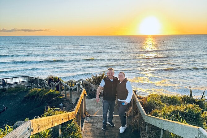 [PRIVATE] SUNSET. Wine. Hot Pool. Dinner - Muriwai Gannet Colony: Cliffs Full of Wildlife Noise (The Good Kind)
