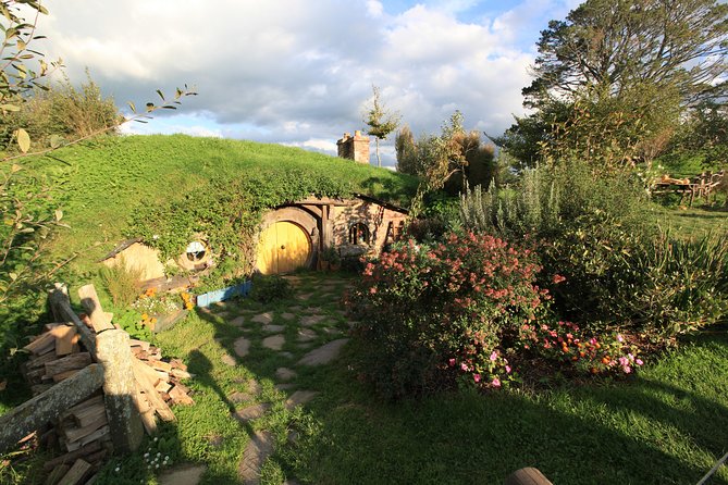 Private The Hobbiton Tour - Auckland Tour House - Pickup in Auckland and the drive through sheep-country scenery