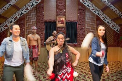 Private Tour to Rotorua’s Natural wonders and Māori Arts & craft. - Stop 1: Lake Rotorua Quick Views That Set the Scene