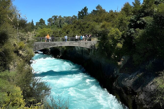 Private Tour WaiOtapu & Huka Falls & Blue springs from Auckland - Taupo: Lunch Break + City and Lake Time
