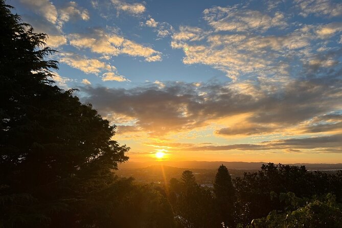 Romantic Auckland Sunset tour with Winery & Thermal pool - Hunting Lodge Winery & Restaurant: Dinner and Wine Without the Stress