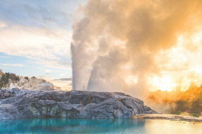 Rotorua Highlights Tour inc. Te Puia Tour, Lunch & Cultural Show - The Waikato drive: a guided warm-up before Rotorua