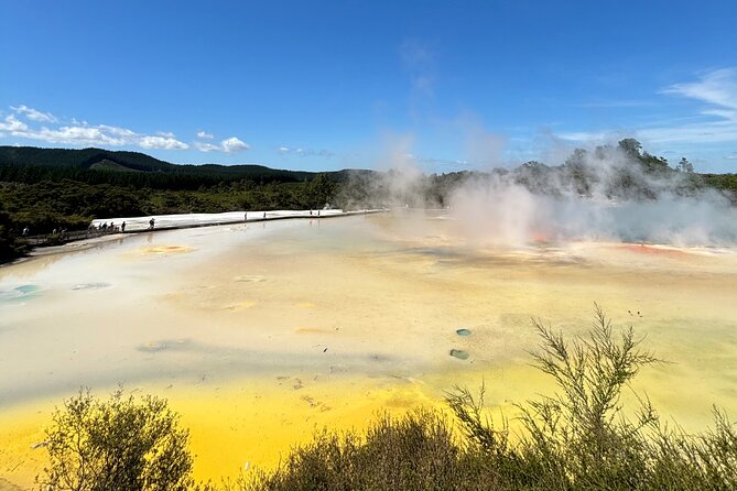 Rotorua & Taupo DayTour with Waiotapu & Huka Falls from Auckland - Huka Falls: 11 meters of roar in a short stop