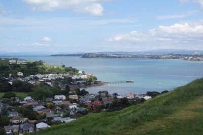 Shore Excursion: Half Day Small Group Auckland Scenic Tour - 4 HOURS - Getting around: air-conditioned minivan and a group that stays small